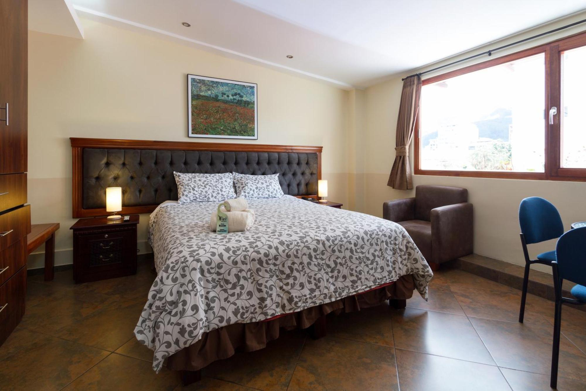 Artplaza Hotel