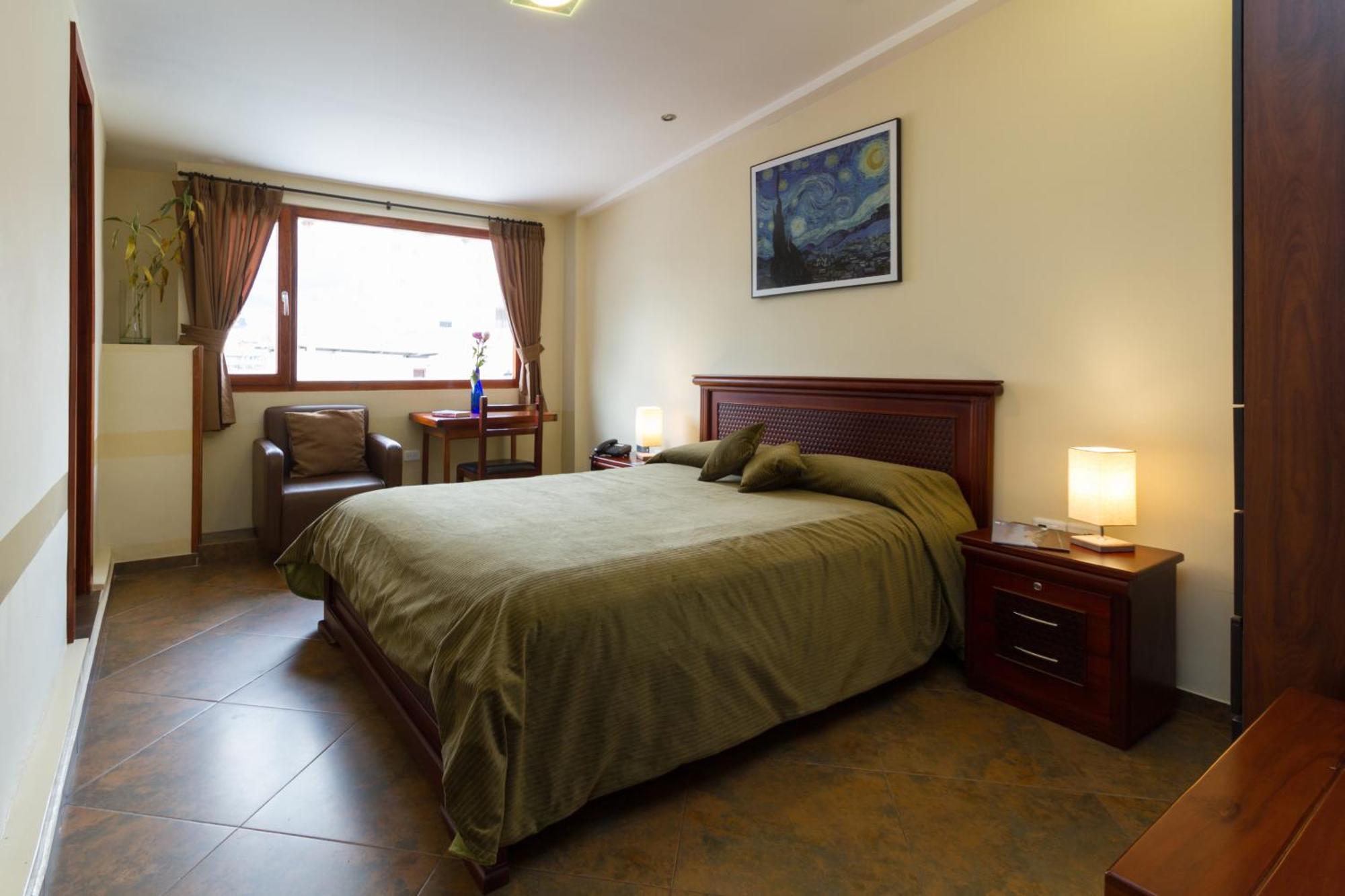 Artplaza Hotel 3*