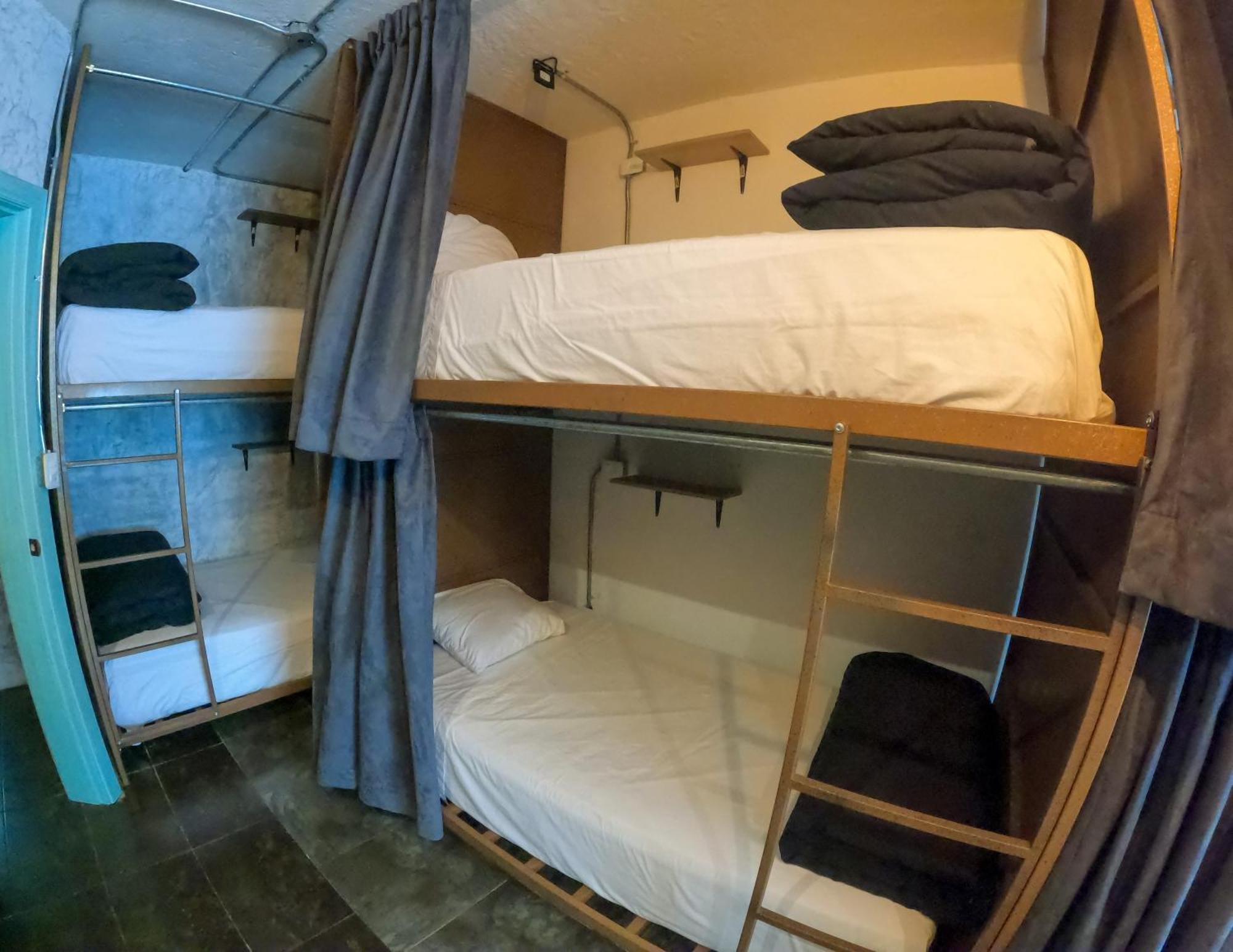 Artplaza Hotel 3*